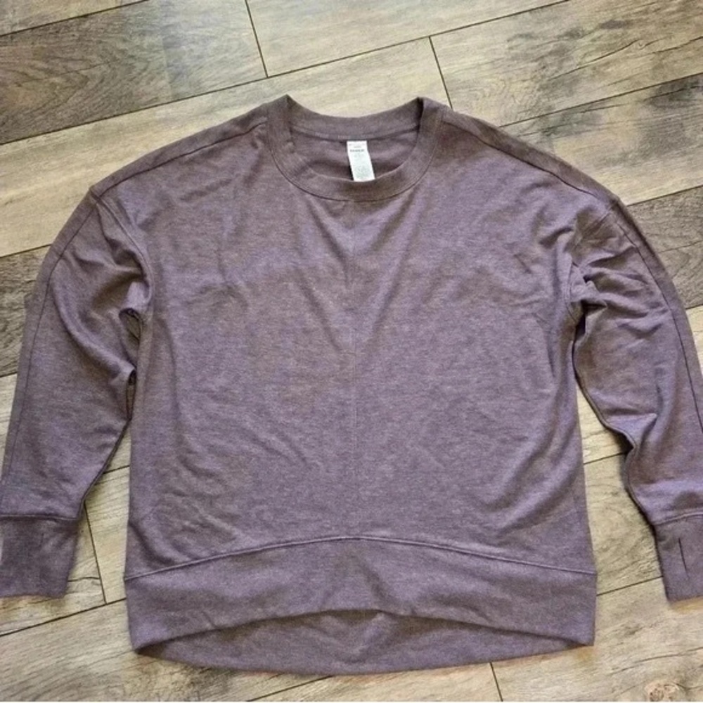 Reebok Womens Small  fits like medium light purple sweater